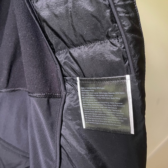 NWT Lululemon down for it all jacket black - Picture 14 of 16